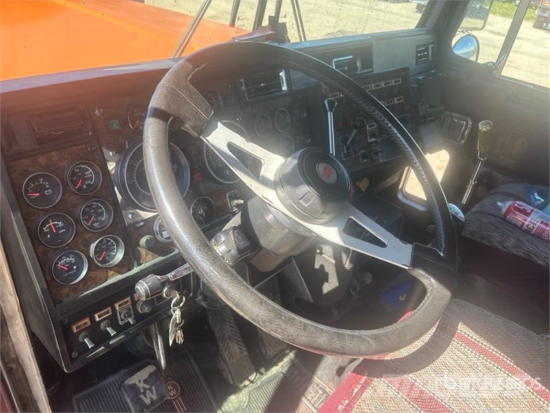 Kenworth W900 مركبات إصلاح الأعطال