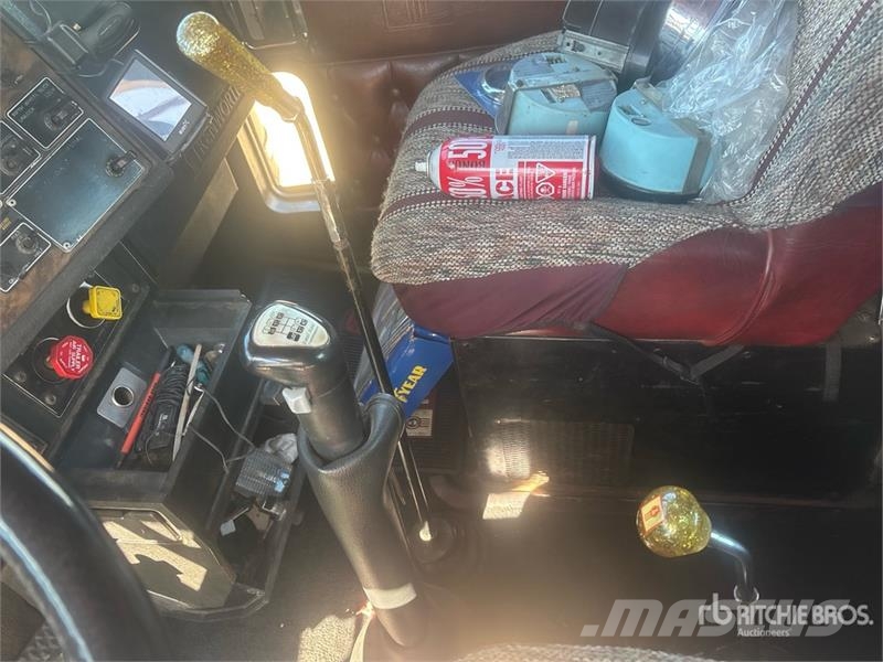 Kenworth W900 مركبات إصلاح الأعطال