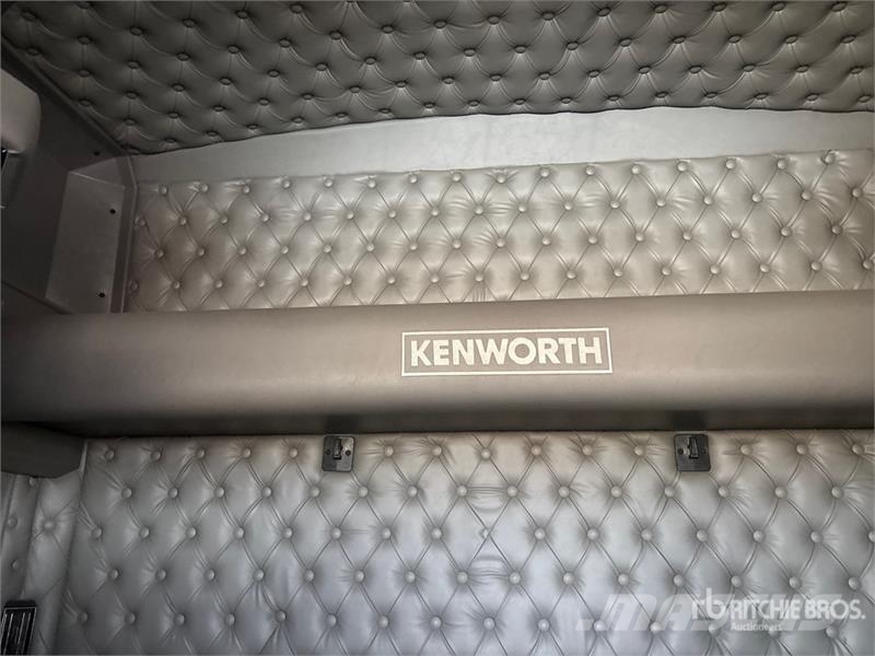 Kenworth W900 牵引车