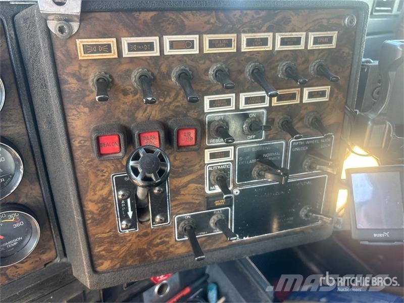 Kenworth W900 مركبات إصلاح الأعطال