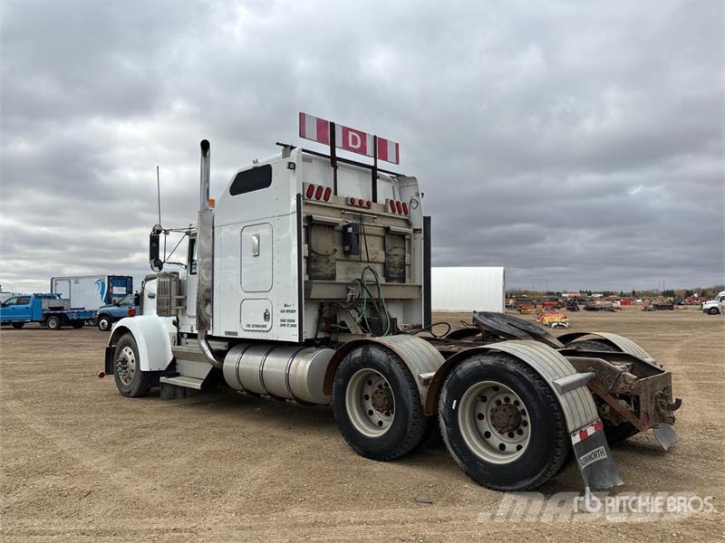 Kenworth W900 Тягачі