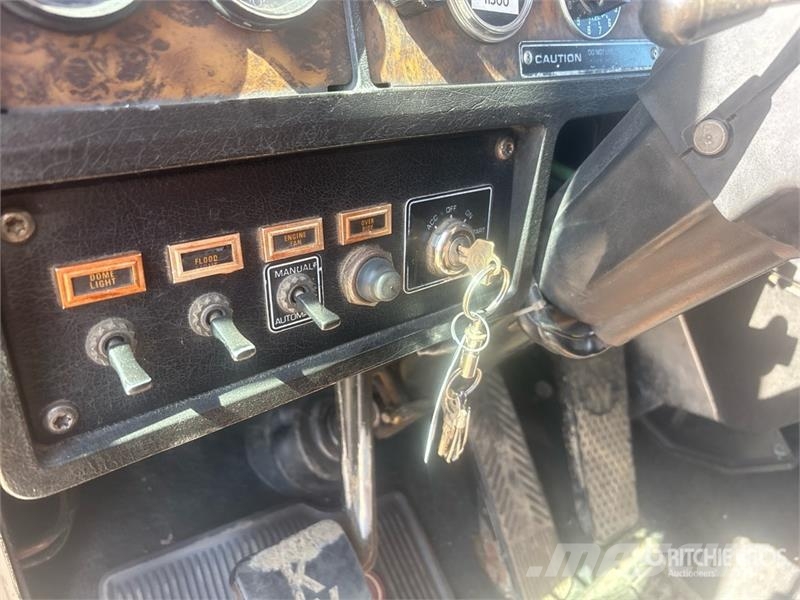 Kenworth W900 مركبات إصلاح الأعطال