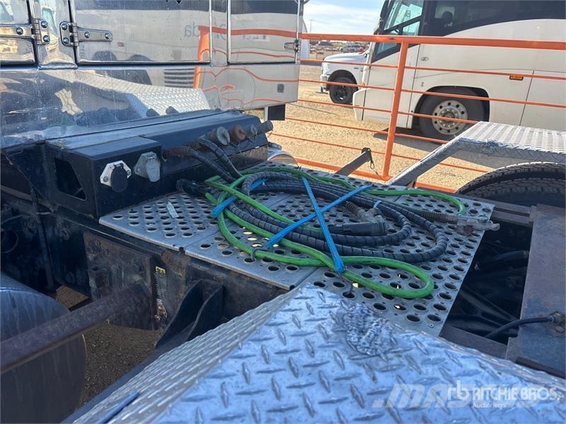 Kenworth W900 牵引车