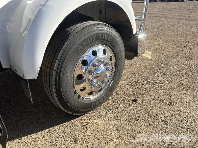 Kenworth W900 牵引车