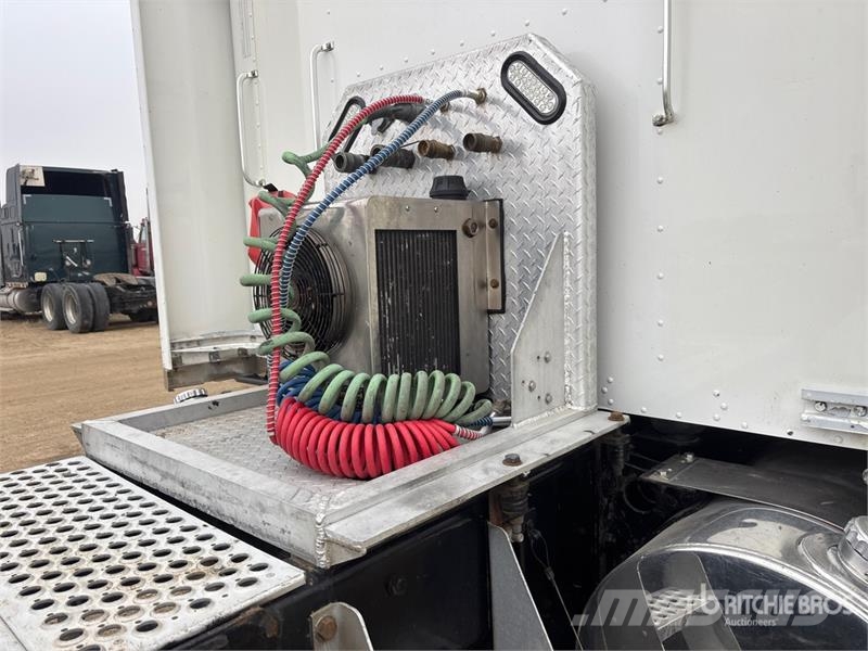 Kenworth W900 牵引车