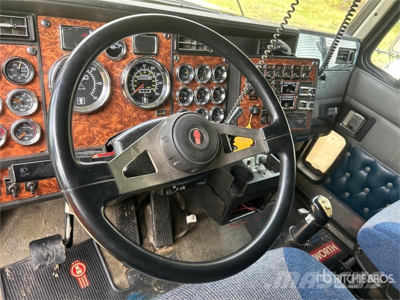 Kenworth W900 曳引機組件