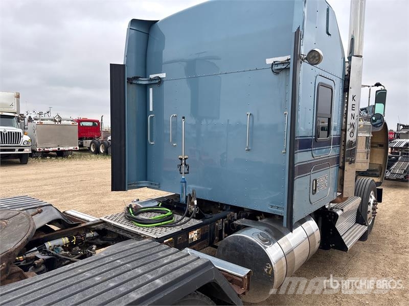 Kenworth W900 Vetopöytäautot