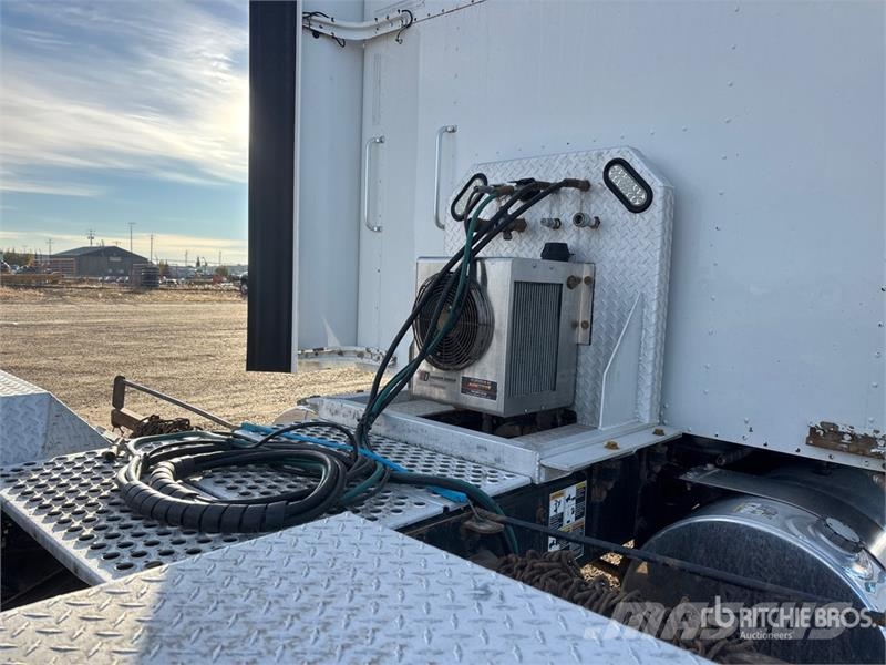 Kenworth W900 牵引车