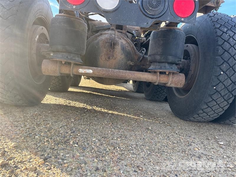 Kenworth W900 牵引车