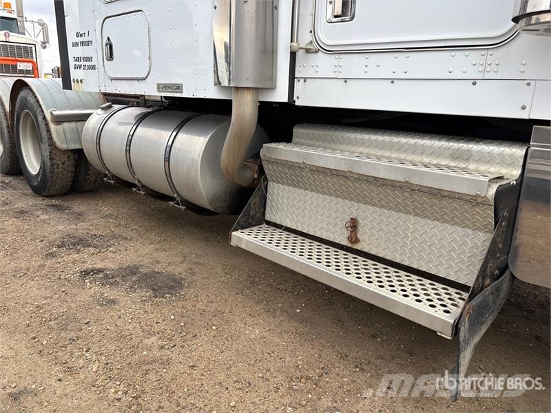 Kenworth W900 Тягачі