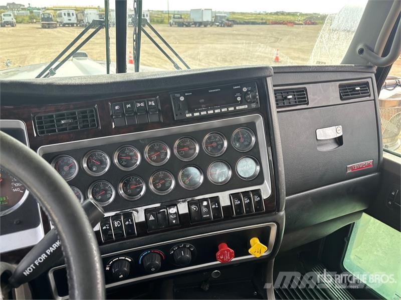 Kenworth W900 Vetopöytäautot