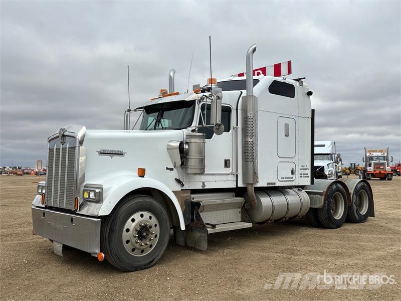 Kenworth W900 Тягачі