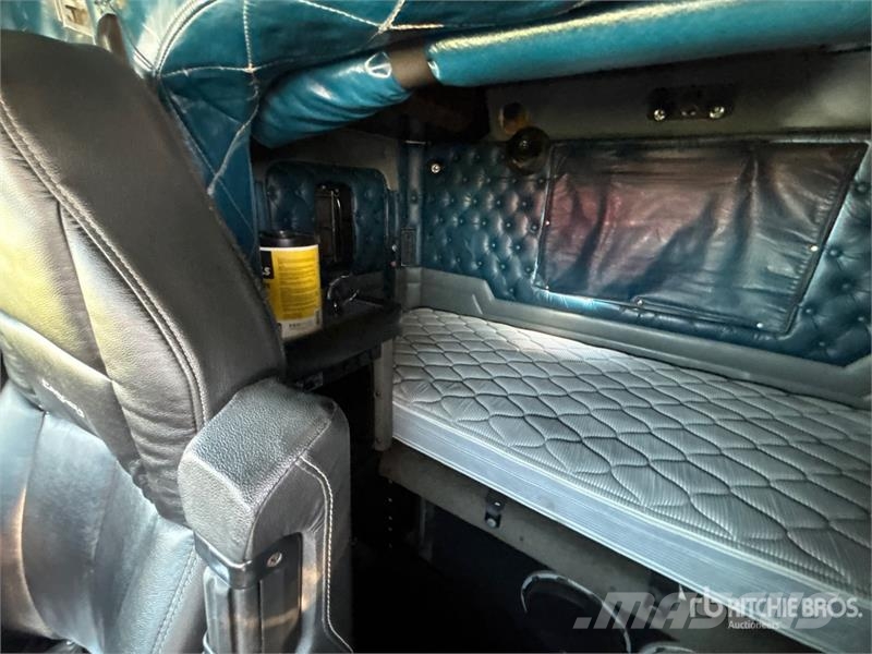 Kenworth W900B Vetopöytäautot