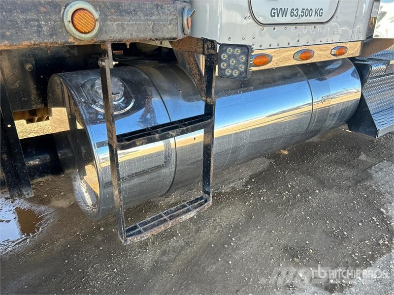 Kenworth W900B Carroattrezzi