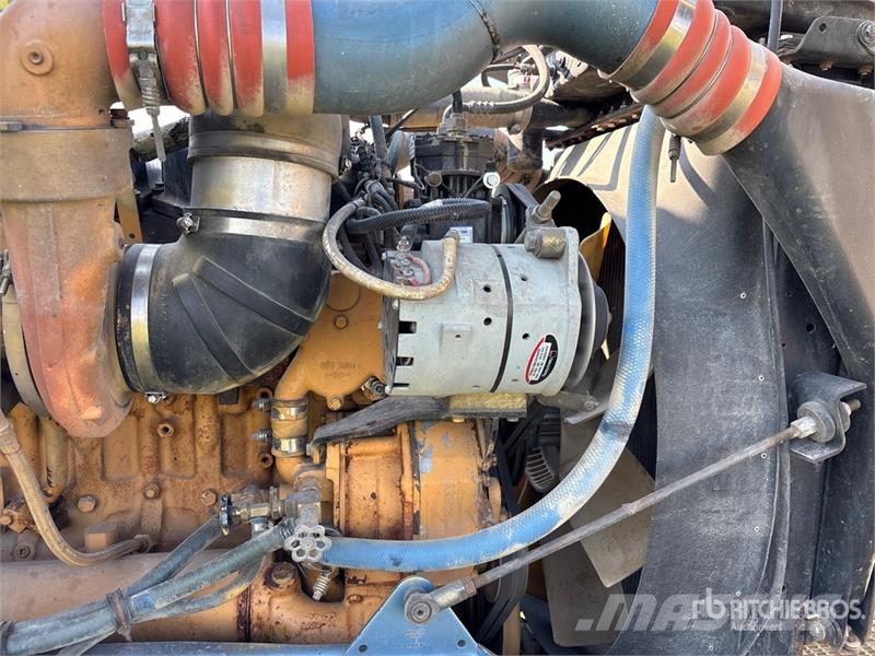 Kenworth W900B Vetopöytäautot