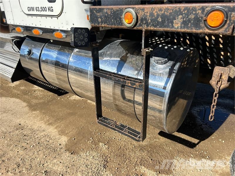 Kenworth W900B Carroattrezzi