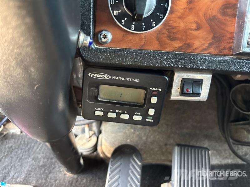 Kenworth W900B Vetopöytäautot