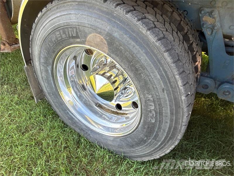 Kenworth W900B Vetopöytäautot