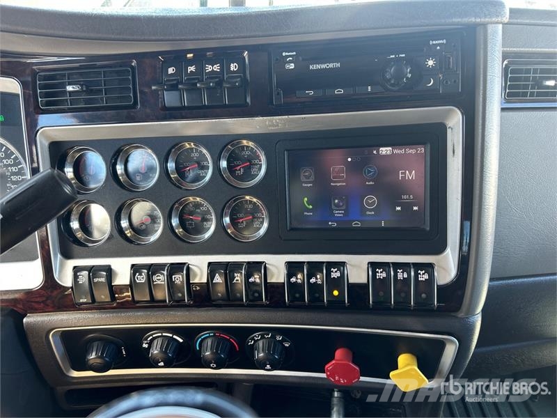 Kenworth W900B Carroattrezzi