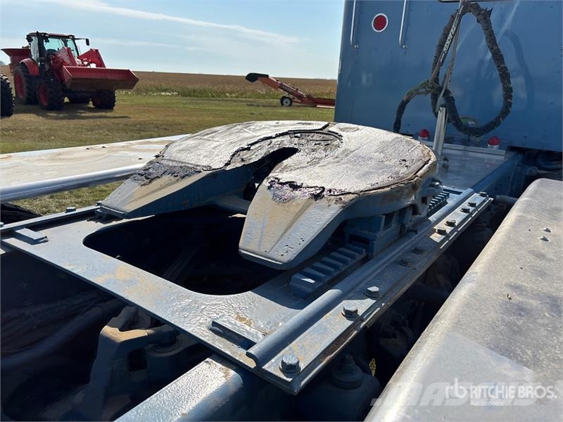 Kenworth W900B Vetopöytäautot