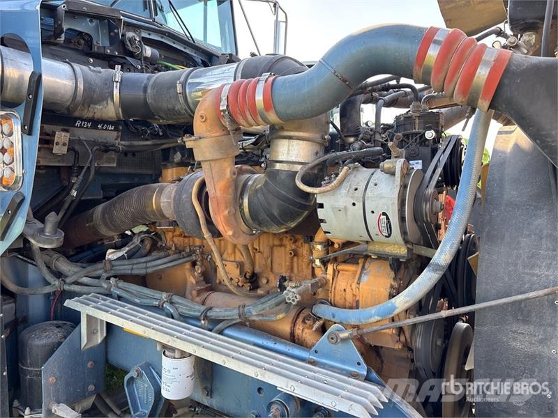 Kenworth W900B Vetopöytäautot