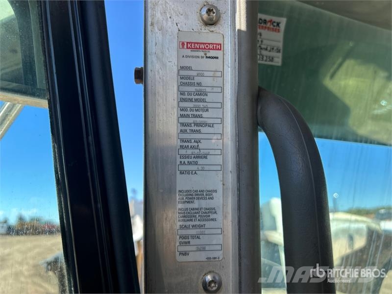 Kenworth W900B Carroattrezzi