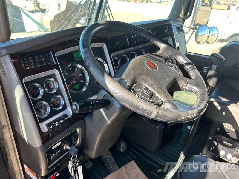 Kenworth W900B Carroattrezzi