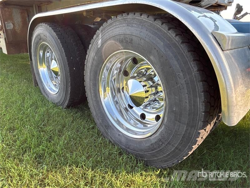 Kenworth W900B Vetopöytäautot