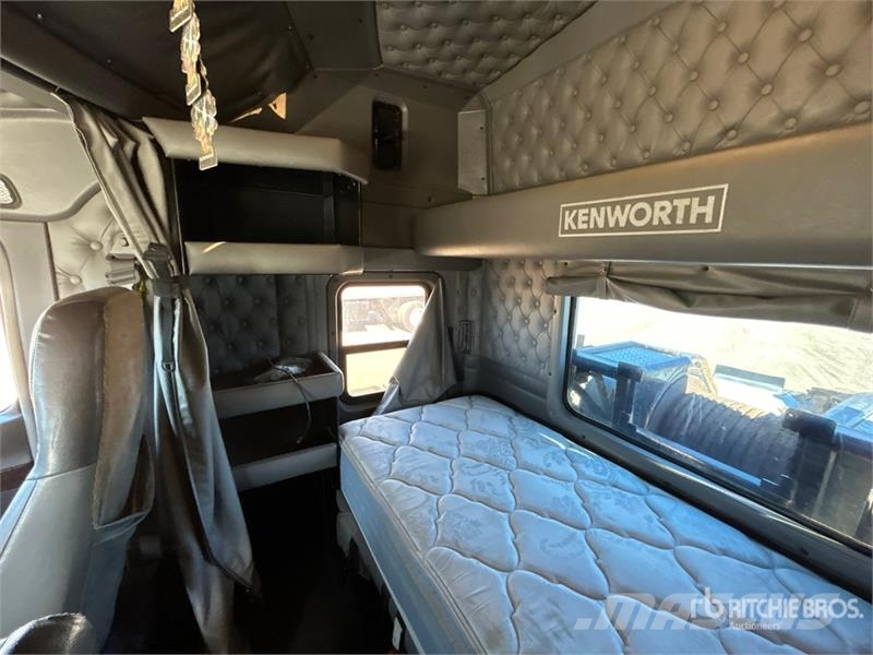 Kenworth W900B Carroattrezzi