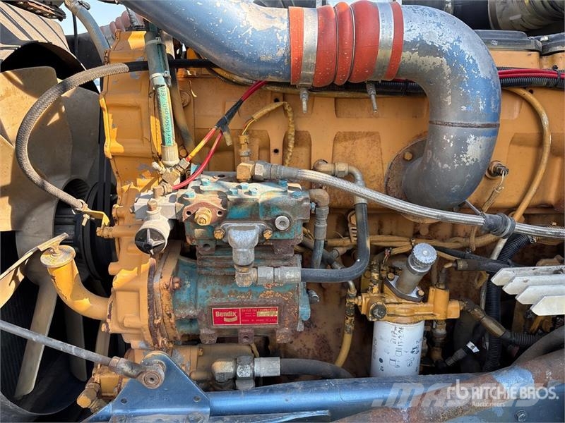 Kenworth W900B Vetopöytäautot