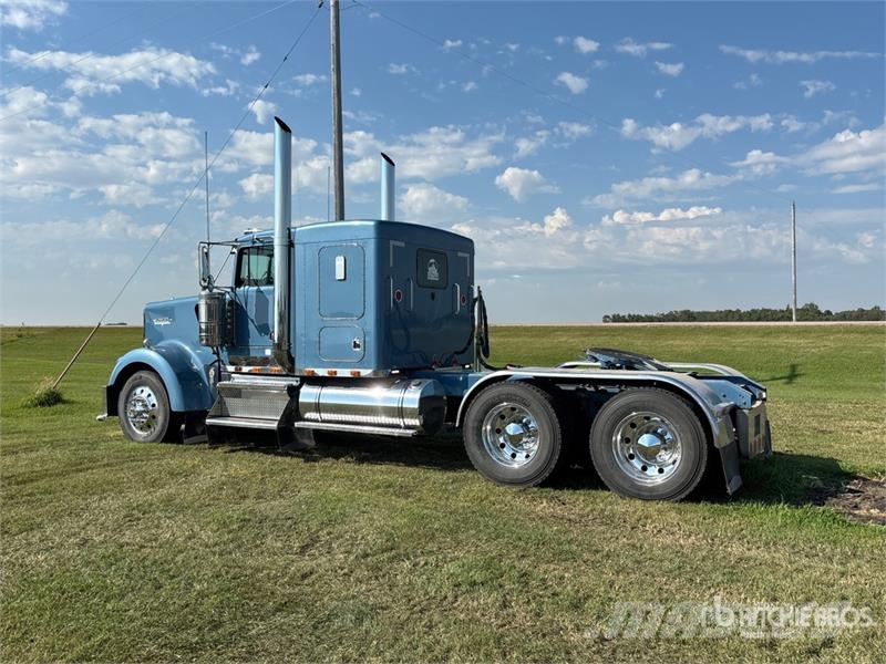 Kenworth W900B Vetopöytäautot