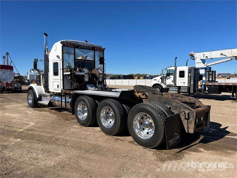 Kenworth W900B Carroattrezzi