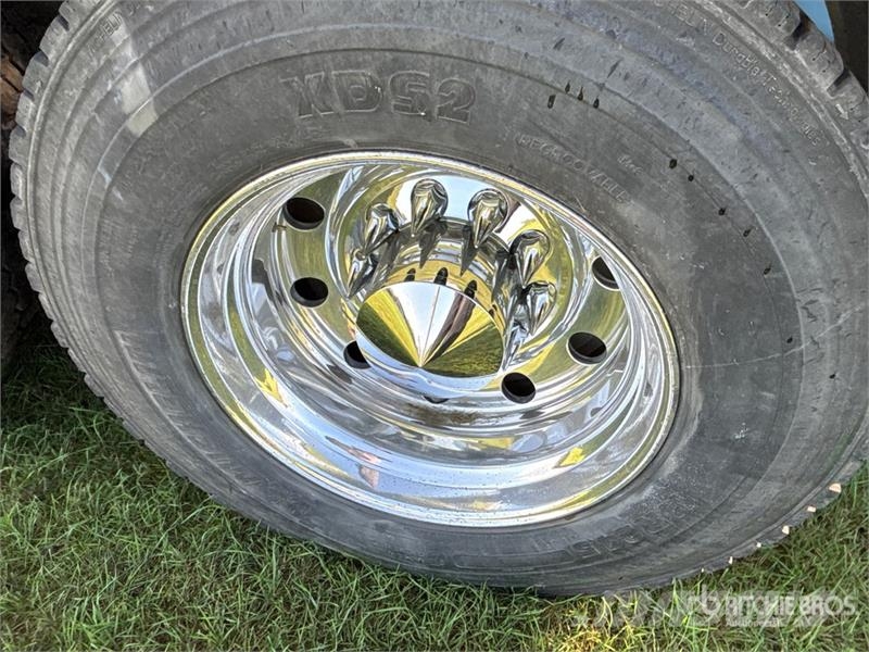 Kenworth W900B Vetopöytäautot