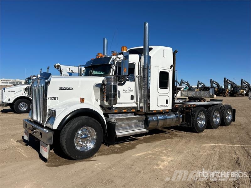 Kenworth W900B Carroattrezzi