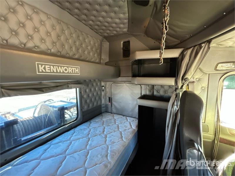 Kenworth W900B Carroattrezzi