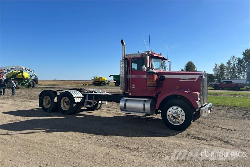 Kenworth W900B S/A Day Cab Truck Tractor 트랙터 유닛