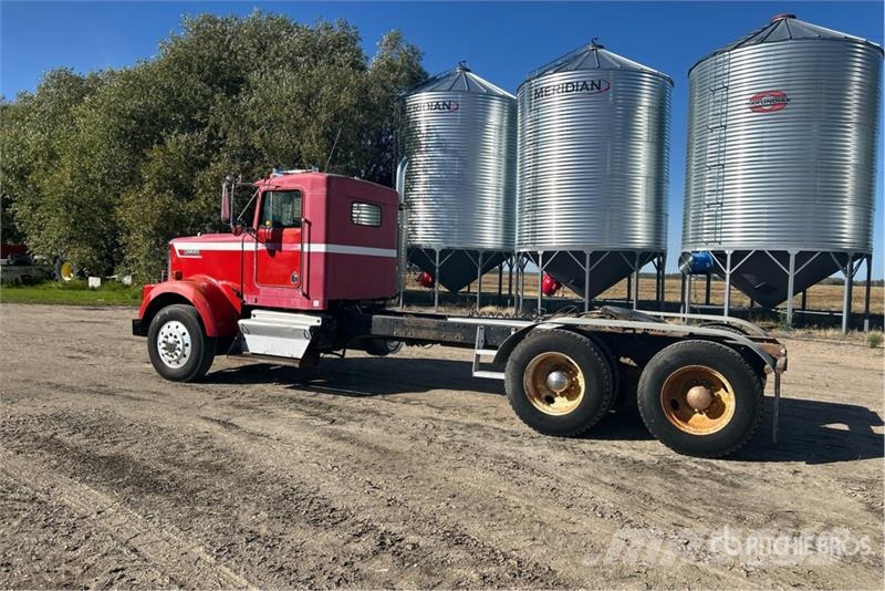 Kenworth W900B S/A Day Cab Truck Tractor 트랙터 유닛