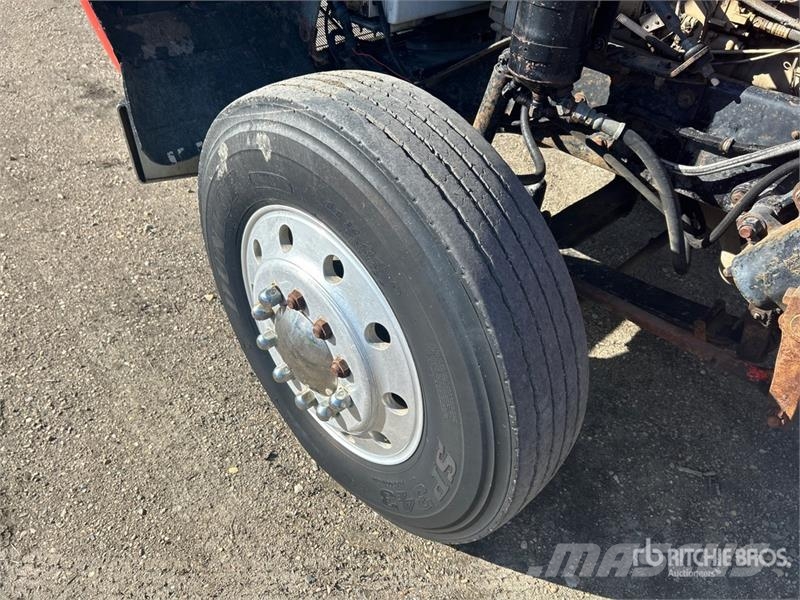 Kenworth W900B S/A Day Cab Truck Tractor 트랙터 유닛