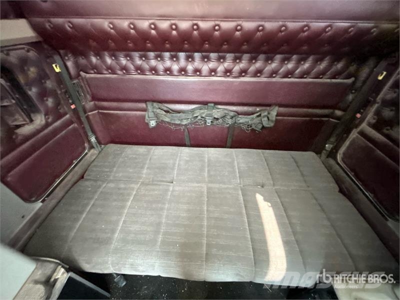 Kenworth W900L Vetopöytäautot