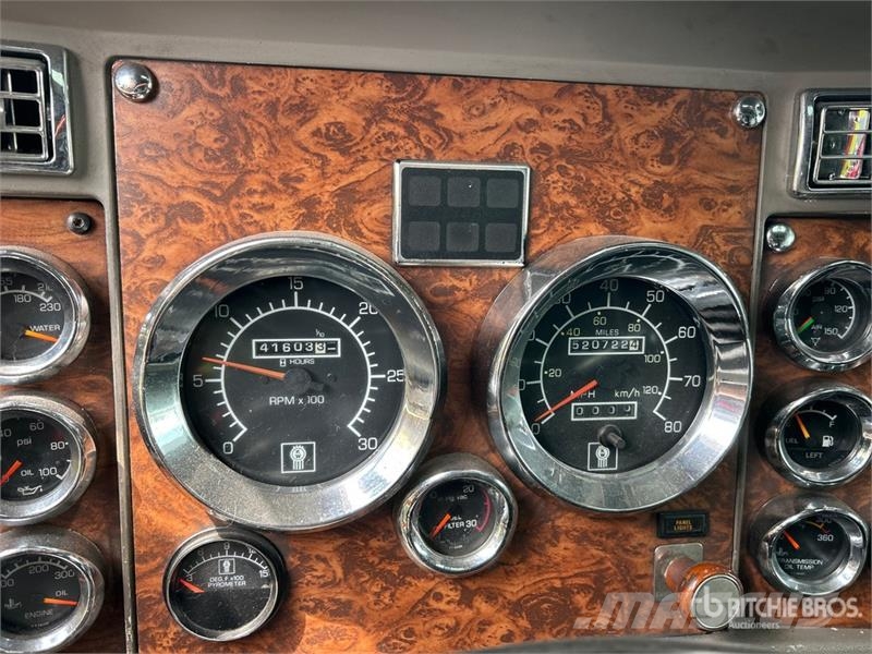 Kenworth W900L Naudoti vilkikai