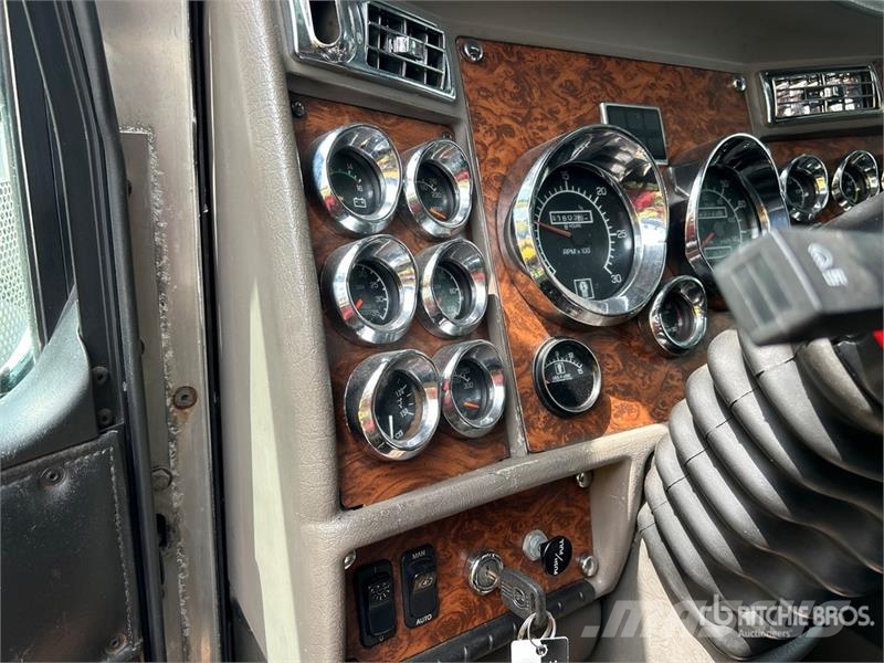 Kenworth W900L Naudoti vilkikai