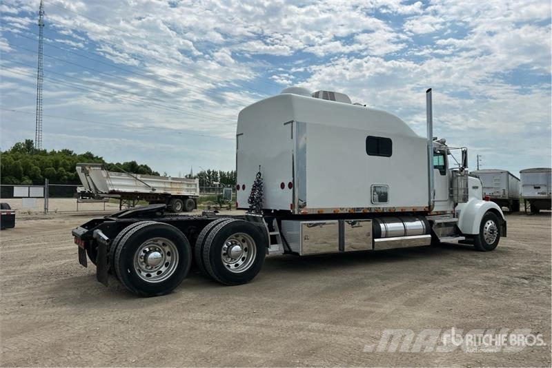 Kenworth W900L Naudoti vilkikai