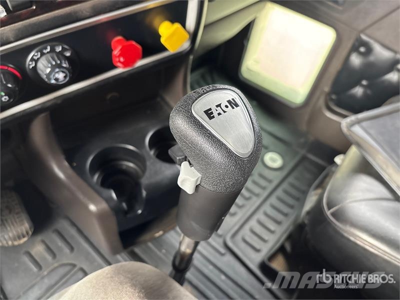 Kenworth W900L Vetopöytäautot