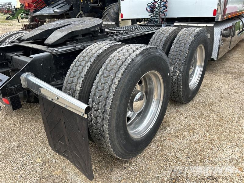 Kenworth W900L Naudoti vilkikai