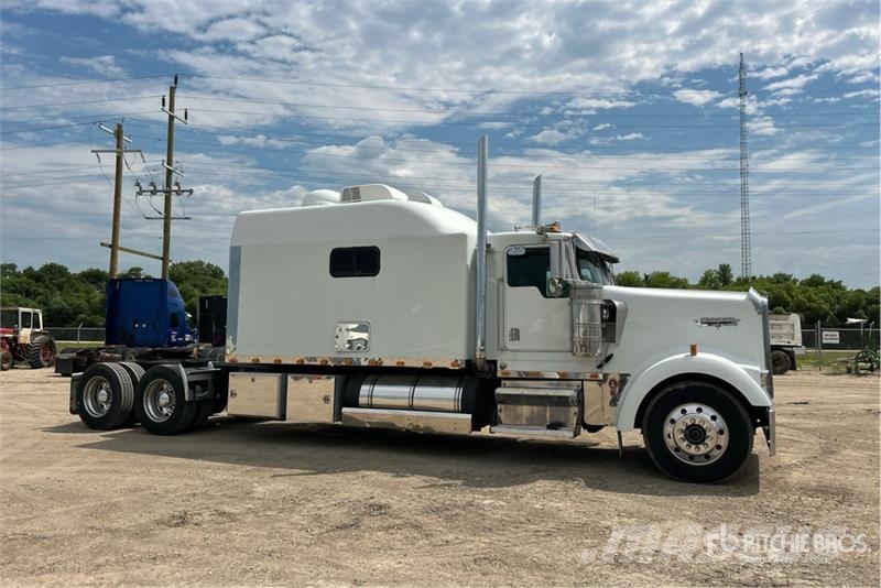 Kenworth W900L Naudoti vilkikai