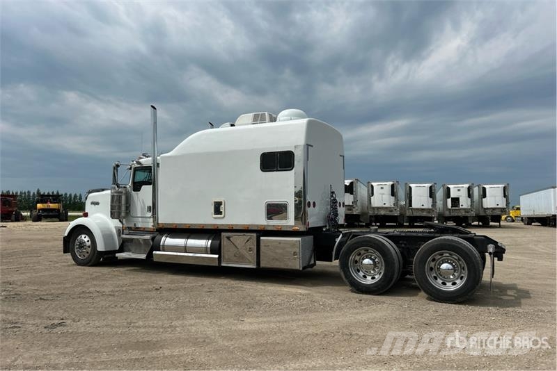 Kenworth W900L Naudoti vilkikai