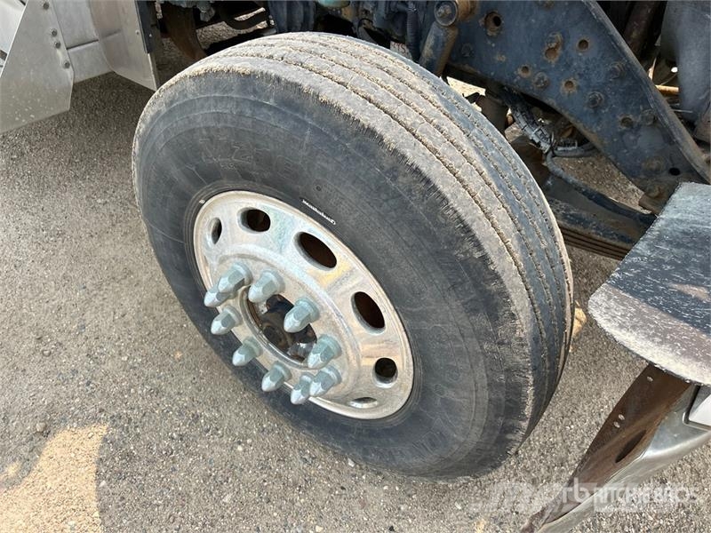 Kenworth W900L Vetopöytäautot