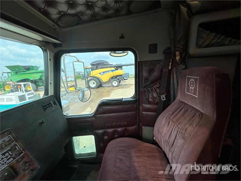 Kenworth W900L Vetopöytäautot