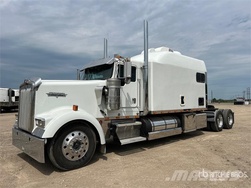 Kenworth W900L Naudoti vilkikai