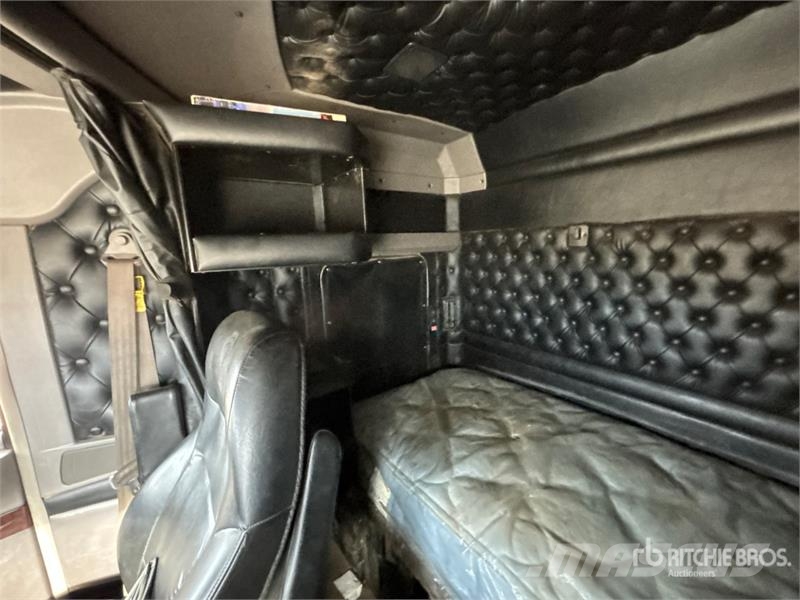 Kenworth W900L Vetopöytäautot